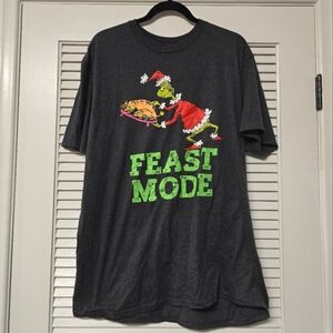 Universal Studios - (Unisex) Grinch Holiday Feast Mode Graphic T-Shirt